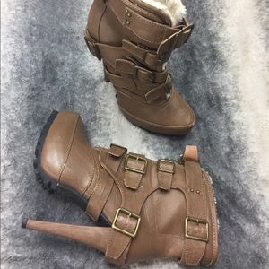 Beige Fur Boot Heals